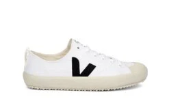 Veja Nova Canvas White Black